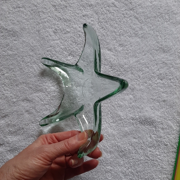 Recycled glass starfish ashtray - Picture 7 of 9
